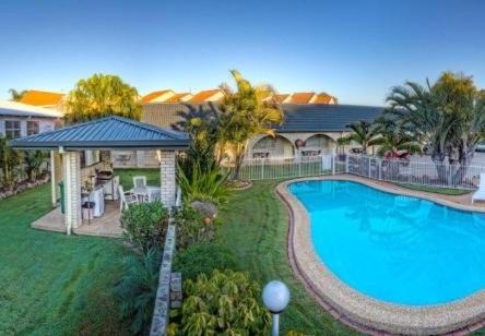 Marcoola Hotel | Discover Sunshine Coast Airport Motel with Pool & 9/10 Rating
