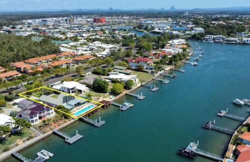 Pelican Waters House | Pet-Friendly Sunshine Coast Dream Getaway with Pool Access