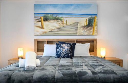 Pelican Waters House | Pet-Friendly Sunshine Coast Dream Getaway with Pool Access