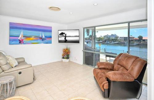 Pelican Waters House | Pet-Friendly Sunshine Coast Dream Getaway with Pool Access