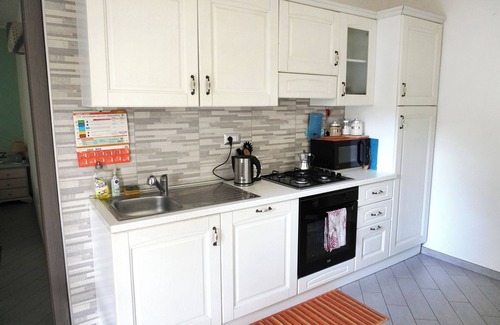 Olbia Cottage | Cozy Sunshine Cottage Just Steps from the Beautiful Sea