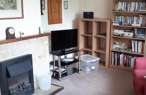 Fairford House | Pet-Friendly Sunshine Cottage: Rated 10/10 by Guests