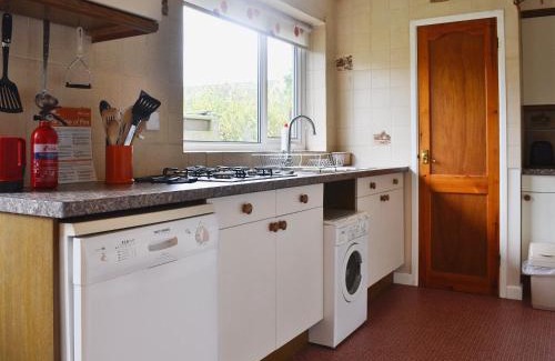 Fairford House | Pet-Friendly Sunshine Cottage: Rated 10/10 by Guests