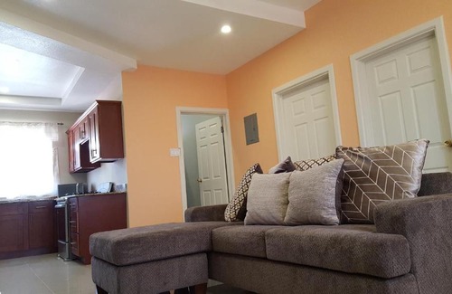 Caribbean Estates Apartment | Convenient Sunshine Country Club 1 Bedroom - Book Today!