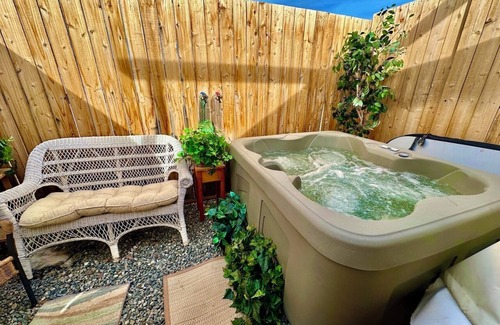 Monument RV Rental | Relaxing “Sunshine” Glamping with Private Bath & Pool