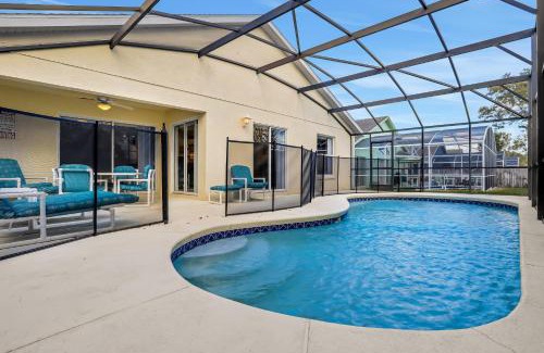 Lindfields House | Unforgettable Sunshine & Good Times with Poolside Fun