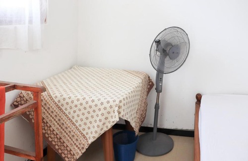Polhena House | Family-Friendly Sunshine Guest with Kitchen Amenities