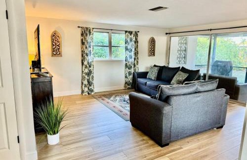 Southgate House | Serene Sunshine Haven: Oceanfront Retreat with Top Reviews