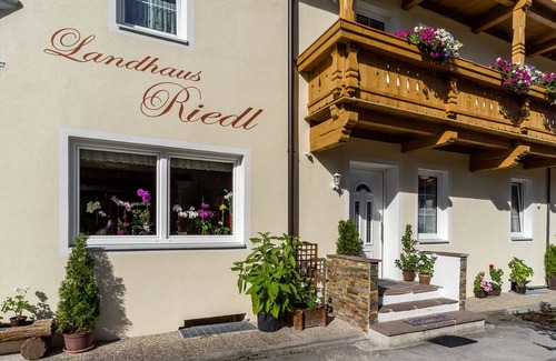 Scharnitz Apartment | Bright Sunshine Holiday Apartment with Balconies & Pet-Friendly