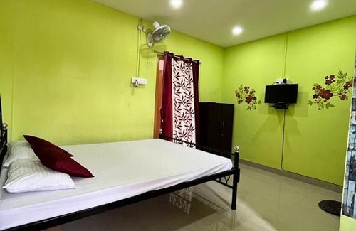 Guwahati House | Cozy Sunshine Homestay - Family-Friendly Getaway Awaits