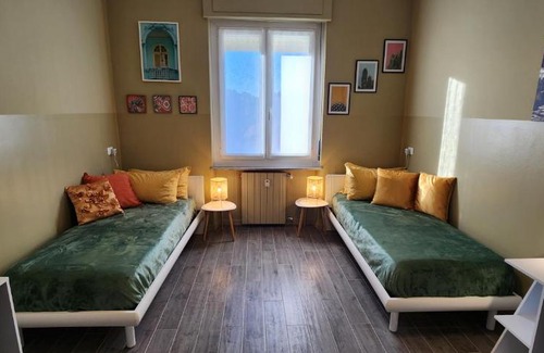 Alessandria Apartment | Delightful Sunshine House: Child-Friendly & Rated 9/10