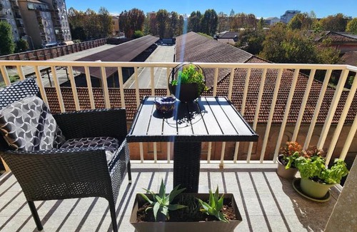 Alessandria Apartment | Delightful Sunshine House: Child-Friendly & Rated 9/10