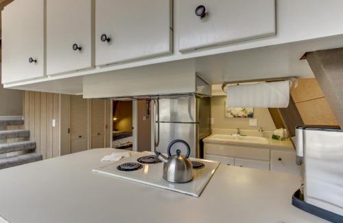 Overlook Park House | Sunshine Retreat in Sunriver: Family-Friendly with Pool & Hot Tub