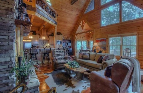 Morganton Cabin | Sunshine Mountain: Pet-Friendly Retreat with Outdoor Fun