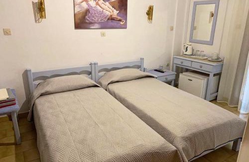 Pythagorion House | Top-Rated Sunshine Pension: Ideal for Families and Kids