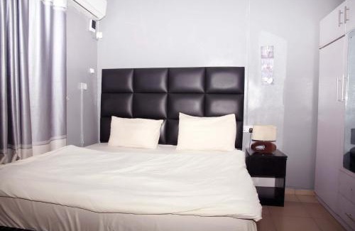 Yaba Apartment | Sunshine Place C1