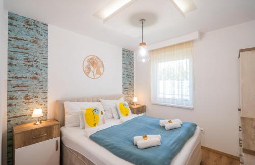 Zamardi Apartment | Top-Rated Sunshine Resort Blue Apartman with Family Amenities
