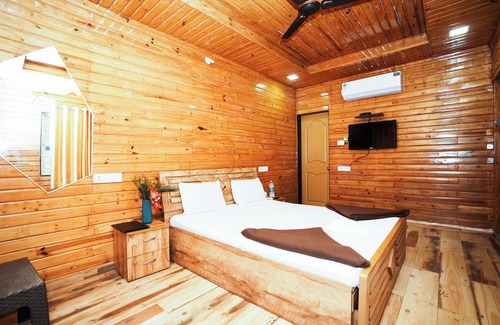 Pune Resort | Family-Friendly Sunshine Resort with Delicious On-Site Dining
