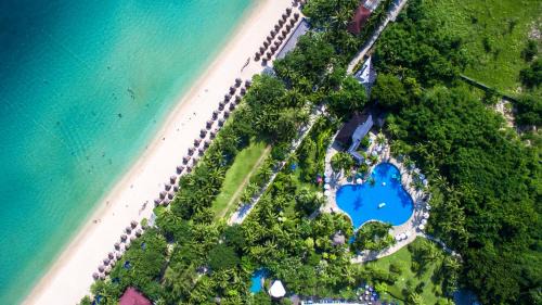 Sanya Resort | Oceanfront Sunshine Resort Intime Sanya - Guest Rated 8.9