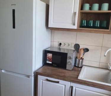 Zamardi Apartment | Beachfront Sunshine Resort: Ocean Views & Spa Retreat