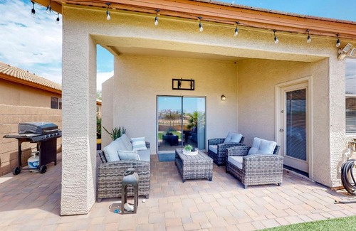 Coldwater Springs House | Family-Friendly Sunshine Retreat with Pool Access