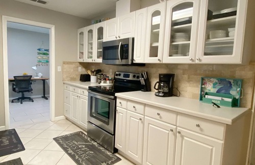 Bradenton House | Sunshine Retreat: Pet-Friendly Oasis with Heated Saltwater Pool