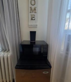 Cove - East Side - Shippan Apartment | Relax in Sunshine Room by Harbor, Family-Friendly & Convenient