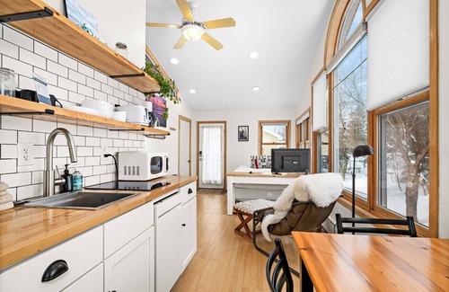 St. Louis County Apartment | Sunny Studio Retreat with Park Point Beach Access