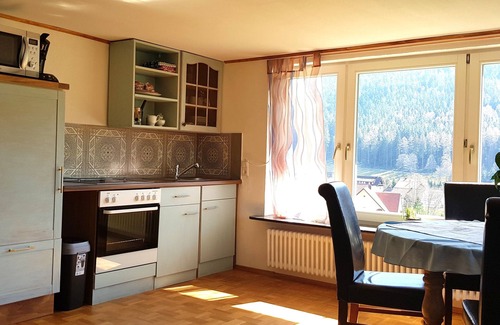 Buhlbach Apartment | Nature-Inspired Escape at Sunshine with Spa & Ocean Views
