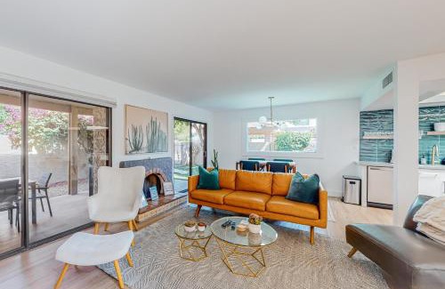 South Scottsdale Apartment | Relax at Sunshine Time with Pool and Hot Tub Access