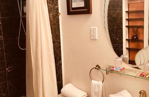 Outer Mission Apartment | Inviting Sunshine: Pet and Child Friendly Escape