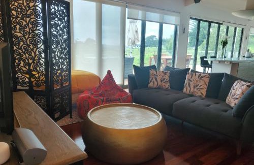 Dairy Flat Apartment | Discover Sunshine Valley: Family-Friendly Retreat with Kitchen