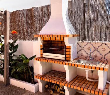 Gambelas Villa | Experience Sunshine Villa: Oceanfront Bliss & Guest Rated 9.8