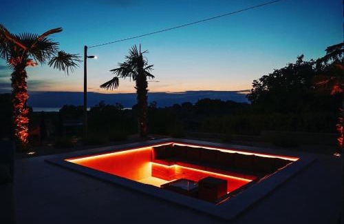 Kastelir Villa | Beachfront Bliss at Sunshinewilla: 4-Star Guest Favorite