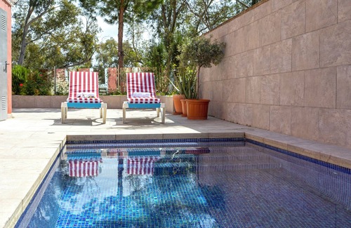 Torremolinos Ski Chalet | Sunstay Chalet La Colina Torremolinos