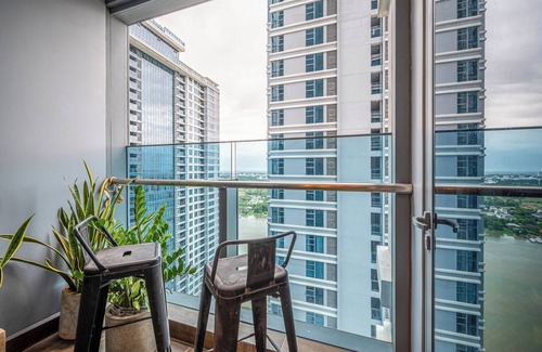 Hang Xanh Apartment | SUNWAH PEARL Premier Residence