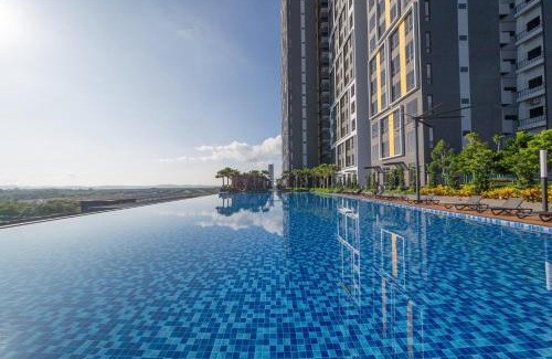 Nusajaya Apartment | Tranquil Sunway Grid Loft Suite with Olympic Size Pool