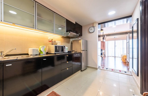 Bandar Sunway Apartment | Discover Sunway Pyramid Resort Suites & Lagoon Adventure