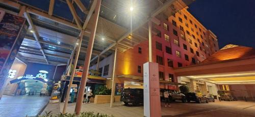 Bandar Sunway Apartment | Sunway Resort Suite direct access to Mall & Lagoon