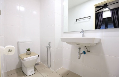 Kuala Lumpur Apartment | Elegant Sunway Velocity: Family-Friendly Retreat Awaits