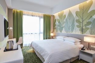 Maluri Hotel | Unwind at Sunway Velocity Hotel Kuala Lumpur with Pool Access