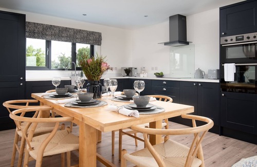 Berwick-upon-Tweed Cottage | Sunwick Cottage: Pet-Friendly 3-Bedroom Retreat Near Berwick