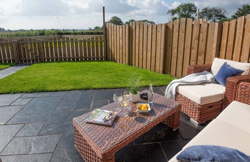 Berwick-upon-Tweed Cottage | Sunwick Cottage: Pet-Friendly 3-Bedroom Retreat Near Berwick