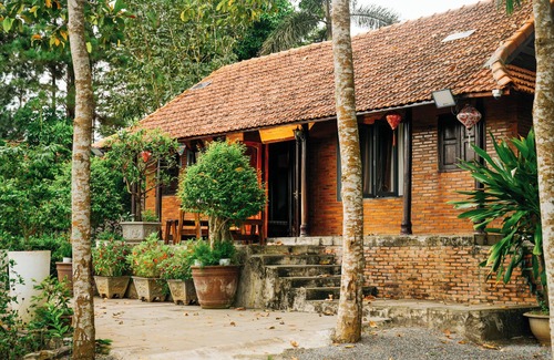 Chau Duc Villa | Relax at Suoi Rao Ecolodge with Pool & Breakfast Options
