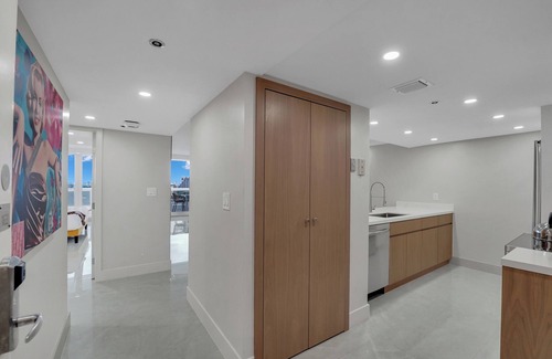 Edgewater Condo | Supa-Fly! 2 bedroom, Fully Renovated, Direct Water Views!