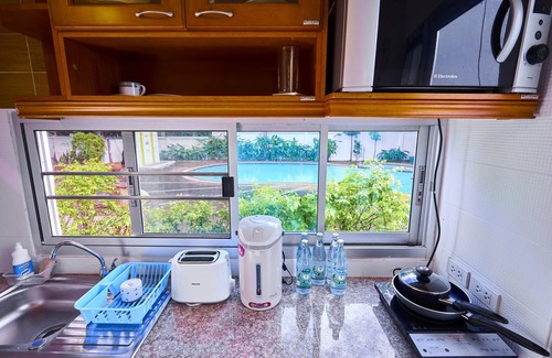 Su Thep Apartment | Spacious Supakit Deluxe Room for Families with Pool Access