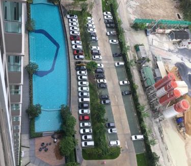 Rama 9 Apartment | Ideal Supalai Rama9 Monthly: Guest Rated 9.1 with Pool