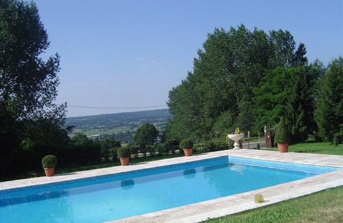 Saint-Martin-aux-Chartrains Villa | Elegant Villa with Pool near Deauville's Historic Cider Mill
