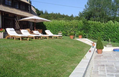 Saint-Martin-aux-Chartrains Villa | Elegant Villa with Pool near Deauville's Historic Cider Mill
