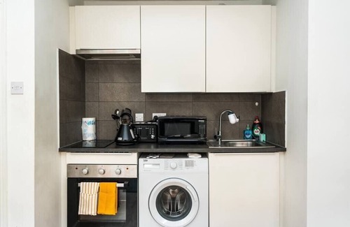 St. Pancras Condo | Cozy 1BD Flat Steps from Kings Cross Station
